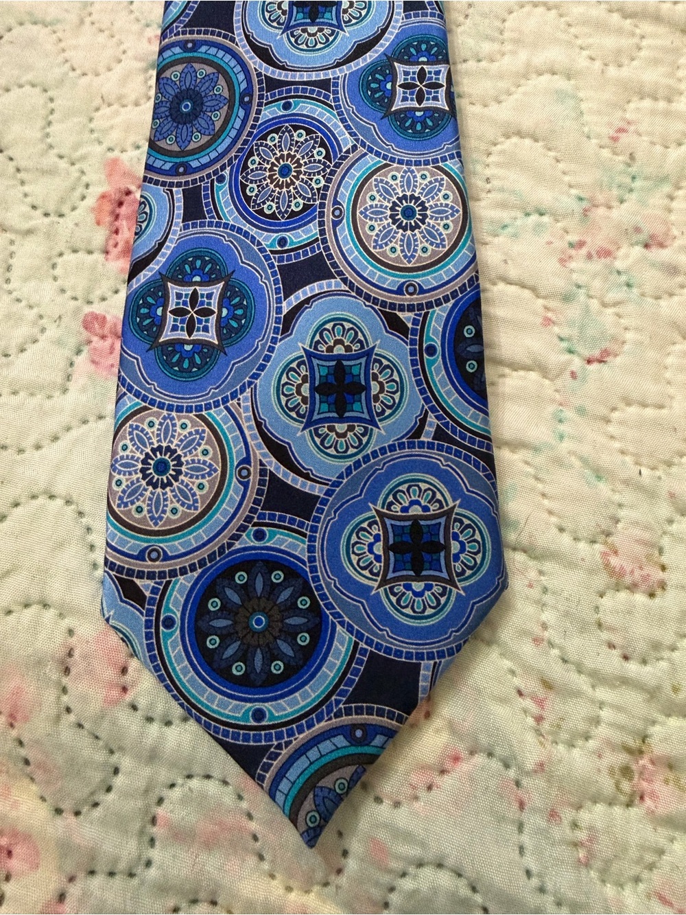 Daniel Cremieux 100% Silk Blue Multi Medallion Men's Tie